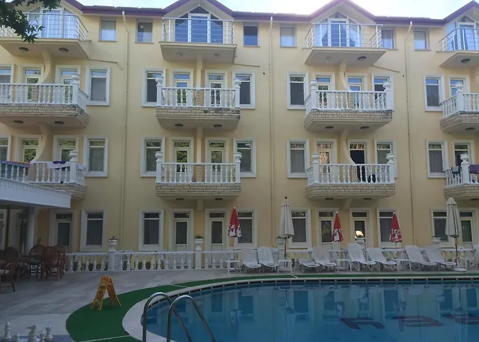 Hotel Cenk Bey 3*